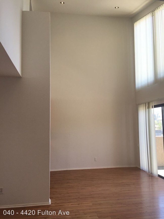 Interior Photo - 4420 Fulton Ave