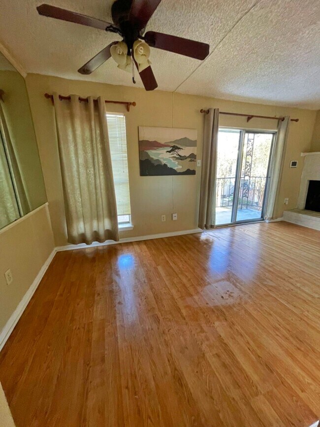 Building Photo - 2800 Jeanetta St