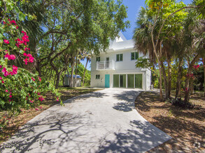 Building Photo - 9445 Jimmy Buffett Mem Hwy