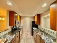 Building Photo - Beautiful Modern Condo in Mill Creek