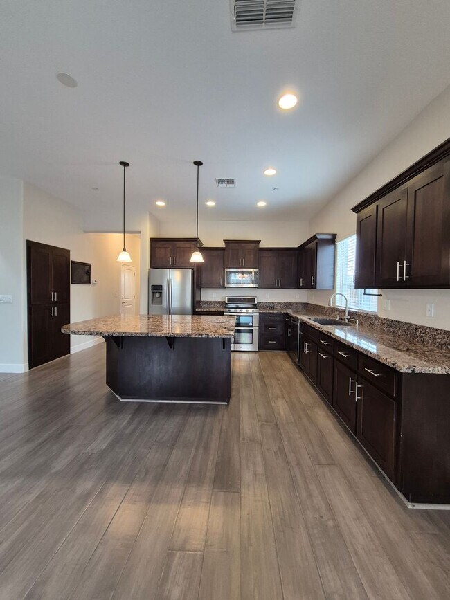 Building Photo - Now Leasing!! Gorgeous 3bd/2ba Single Story Home In Rocklin!