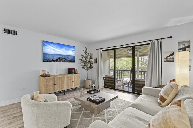 Building Photo - 629 Sea Pine Way