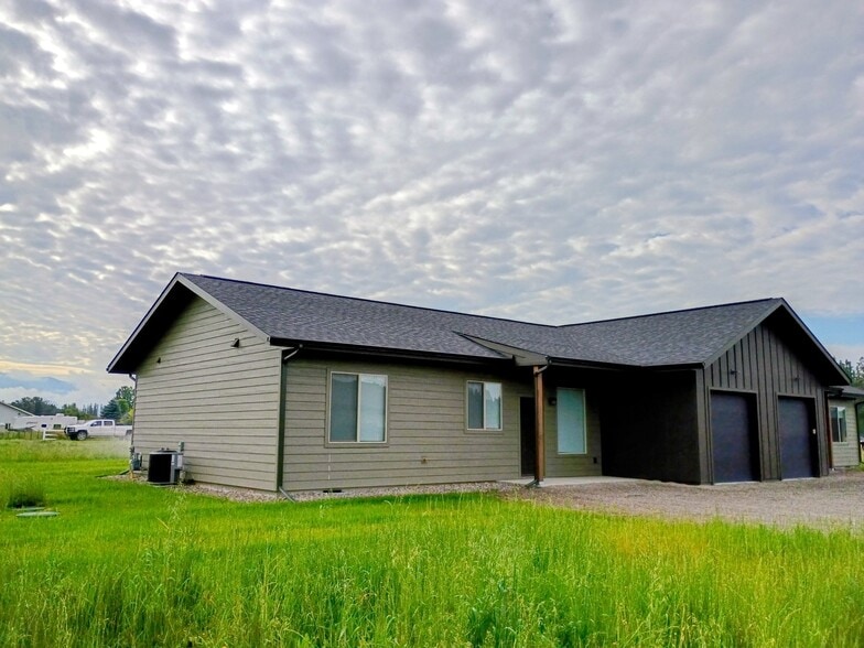 Building Photo - 1524 Trumble Creek Rd