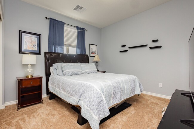 Building Photo - Stunning 4 bedroom 3.5 bath home with 3 ca...