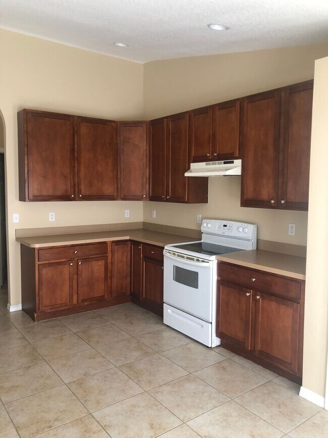 Building Photo - 3 BEDROOM RENTAL HOME AVAILBLE NOW
