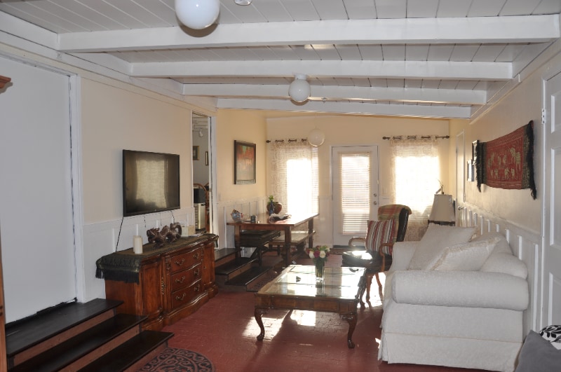 Building Photo - 934 E Duane Ave