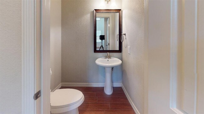 Building Photo - 302 Gilchrist Ave