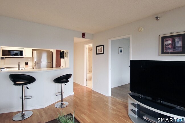 Building Photo - 127 Greyrock Pl