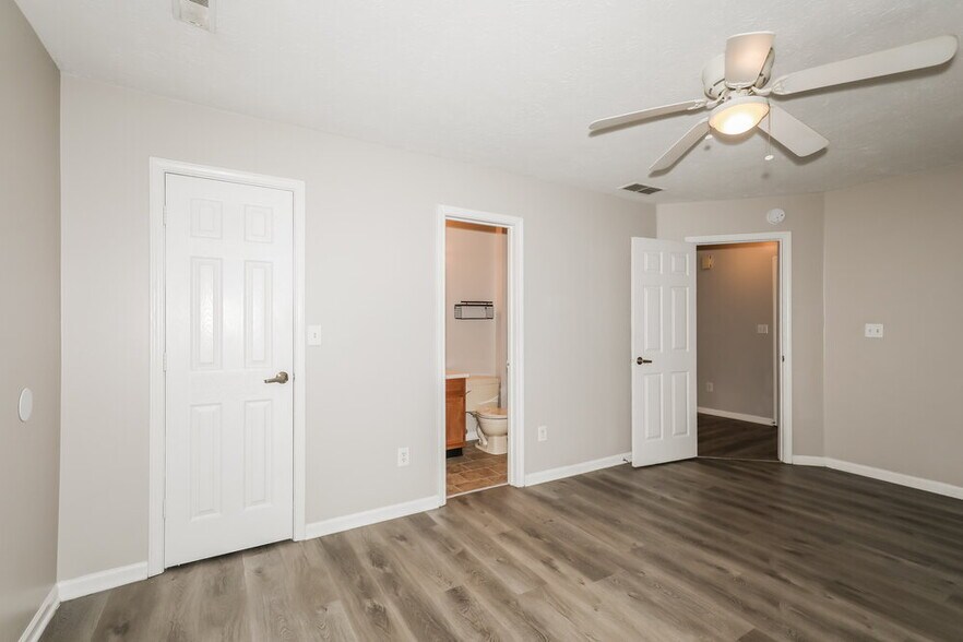 Building Photo - 5298 Gateway Ave