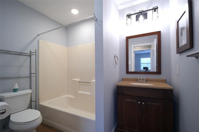 Building Photo - 3007 W Slaughter Ln