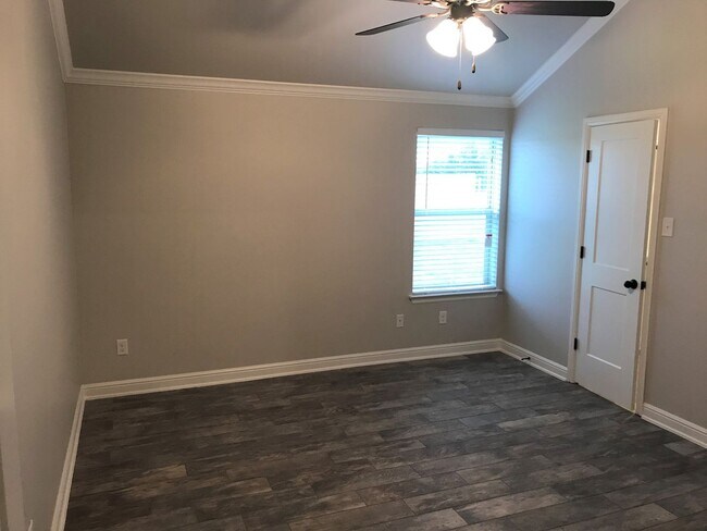 Building Photo - 5803 Luminous Ln
