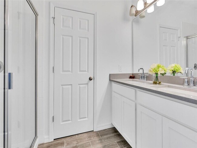 Building Photo - 15691 Willow Arbor Cir