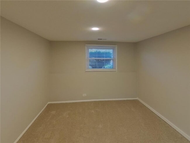 Building Photo - 3760 75th St E