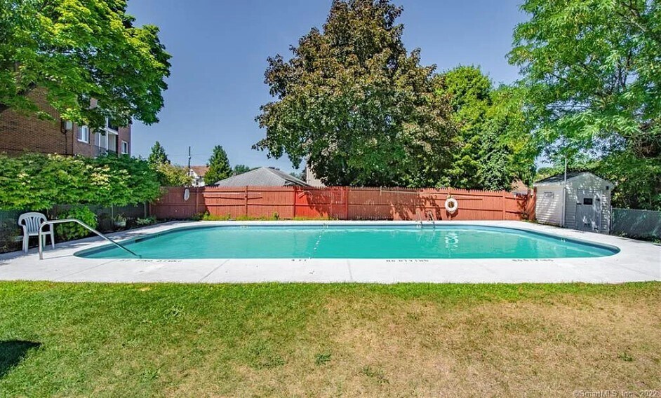 Building Photo - 124 Biruta St