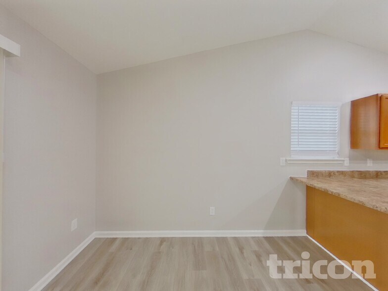 Building Photo - 427 Lynnell Way