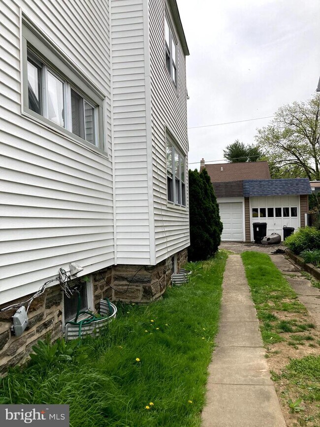 Building Photo - 219 Williams Rd