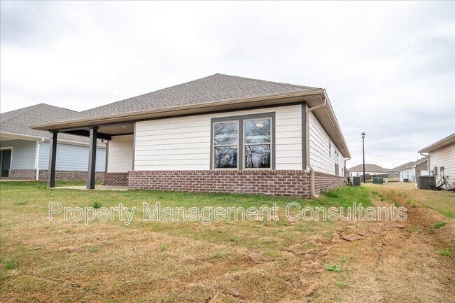 Building Photo - 14653 Mountain Strm Dr