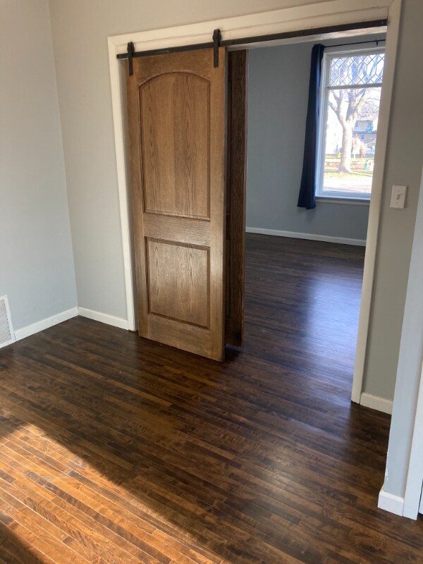 Building Photo - 912 5th St SW