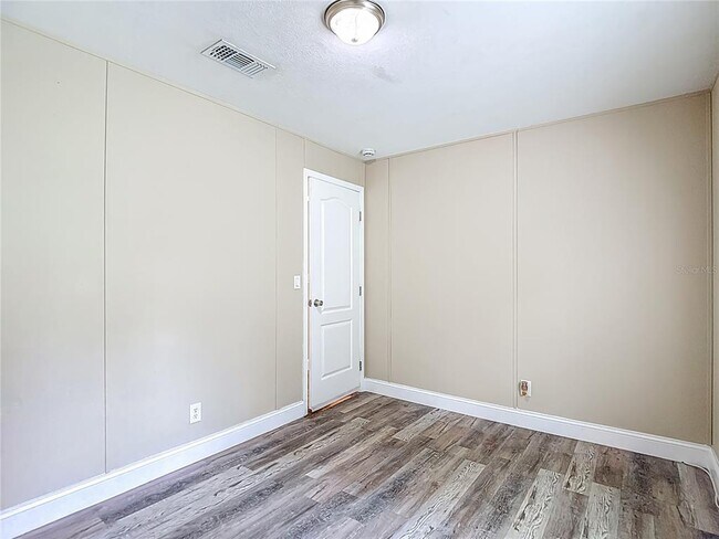 Building Photo - 7515 Rooks Dr