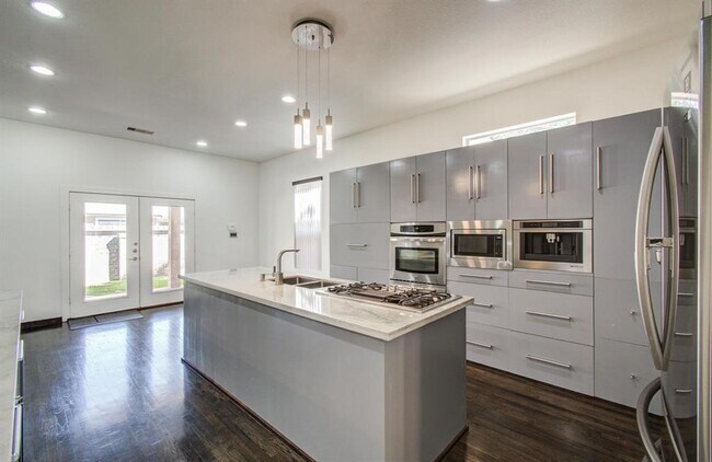 Building Photo - 15959 Knolls Lodge Dr