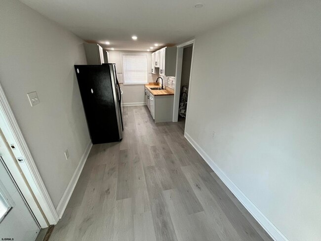 Building Photo - 9 N Wissahickon Ave