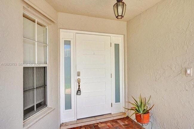 Building Photo - 21461 Sawmill Ct