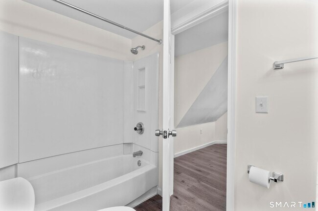 Building Photo - 83 Prospect St