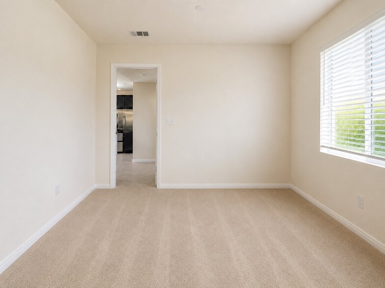Building Photo - 7555 Cessna St.