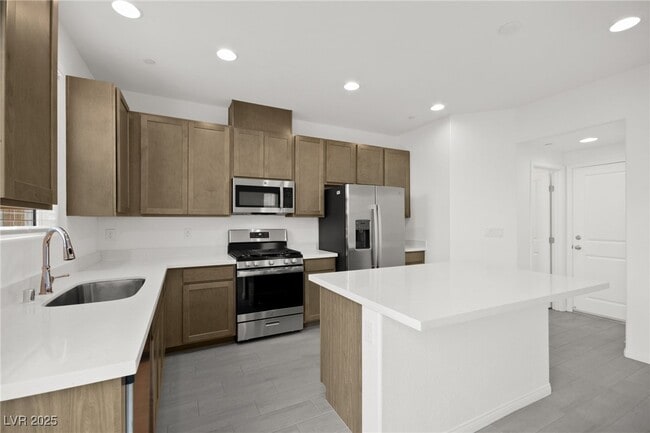 Building Photo - 10140 Glen Aulin St