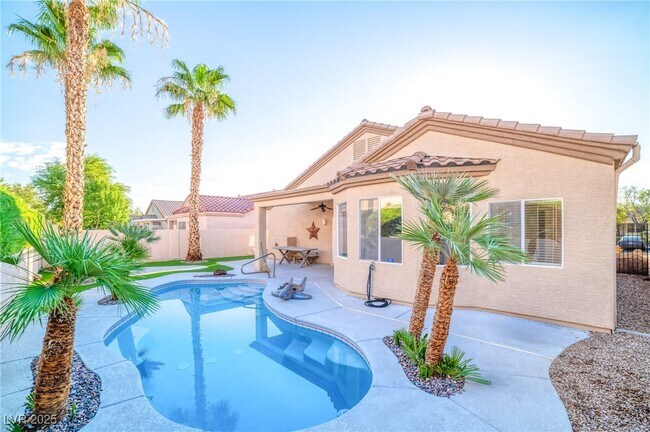 Building Photo - 1989 Songbird Ct