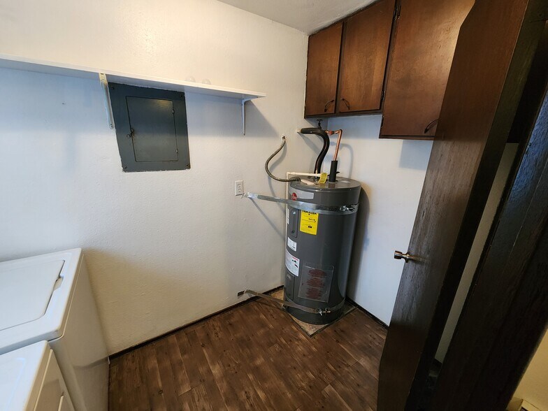 Building Photo - 2500 Howard Ave