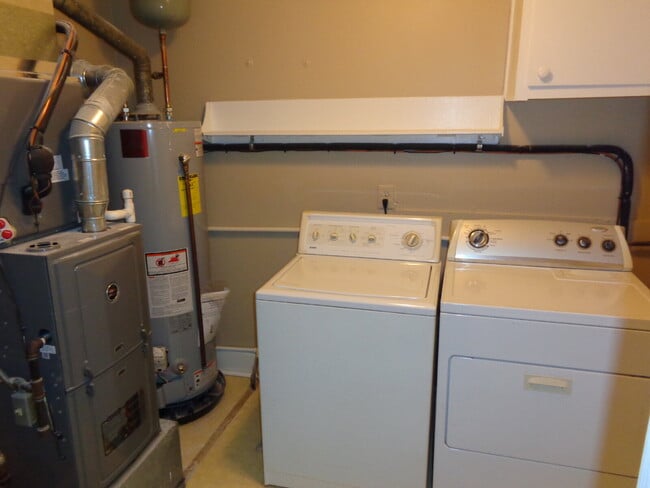 Building Photo - 607 Waterloo Rd