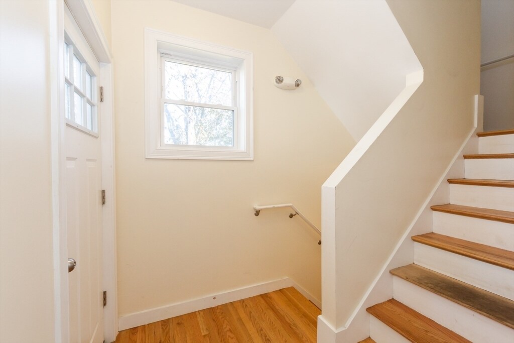 Building Photo - 182 Calumet St