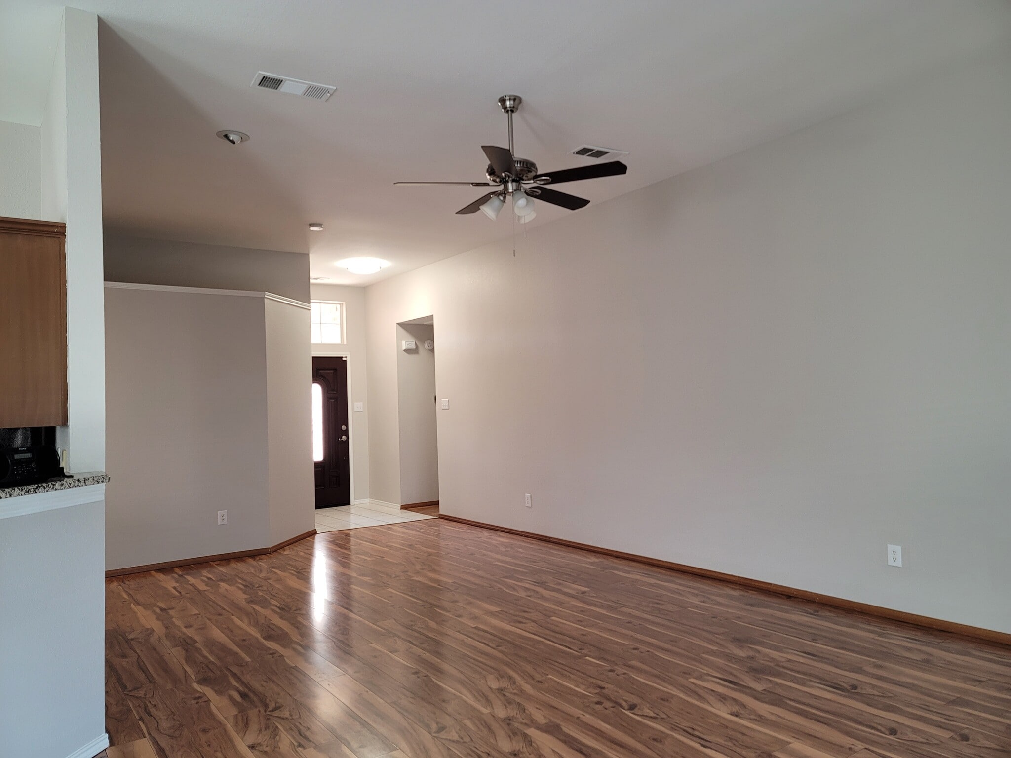 Building Photo - 703 Flagstone Way
