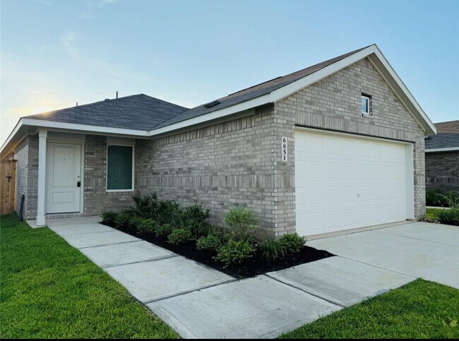 Primary Photo - 6851 Lantana Leaf Ln