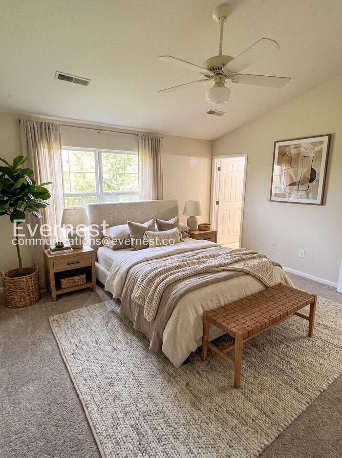 Building Photo - 13422 Burrough Farm Dr