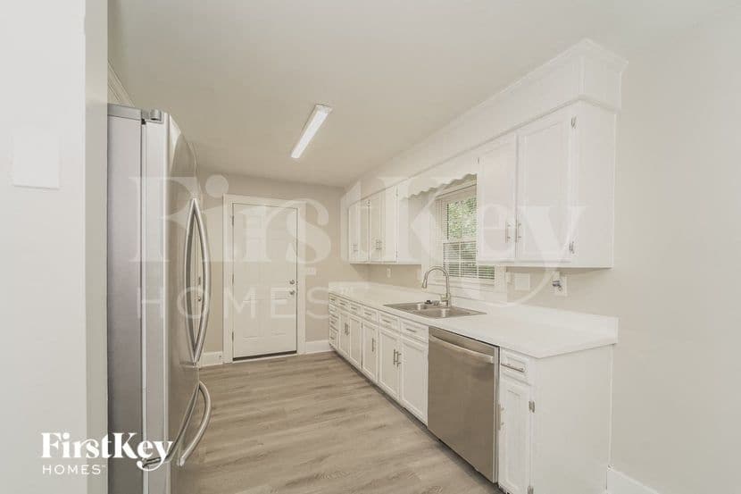 Building Photo - 7301 Leesburg Rd