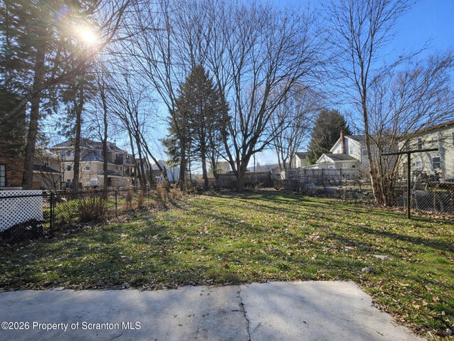 Building Photo - 2717 N Main Ave