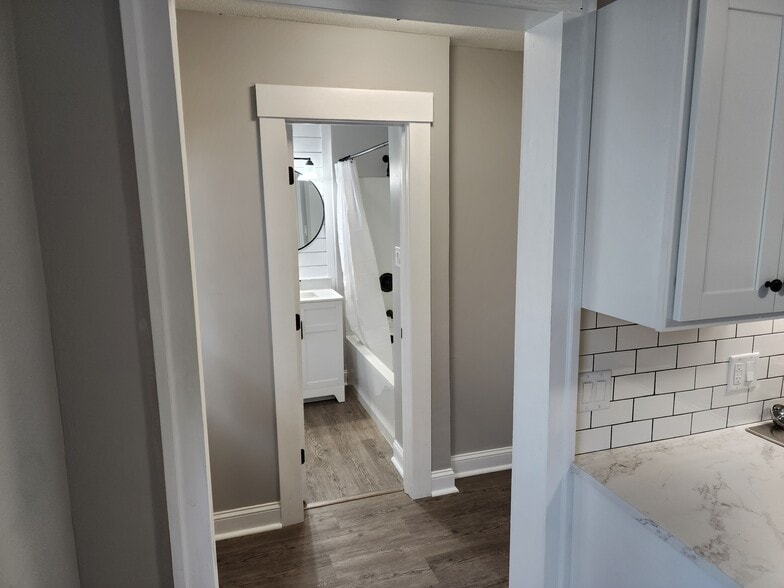 Hallway - 52 Meadow St