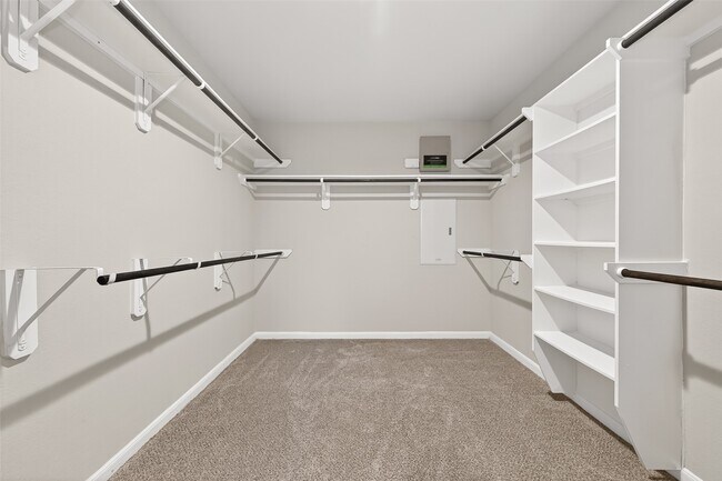 Building Photo - 18343 Stablewood Manor Trail