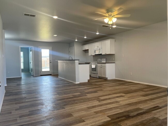 Building Photo - 3 bed 2 bath in Frenship ISD