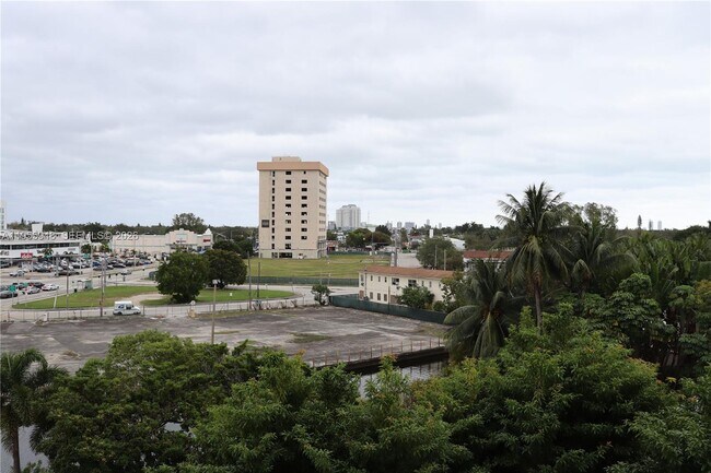 Building Photo - 7801 NE 4th Ct