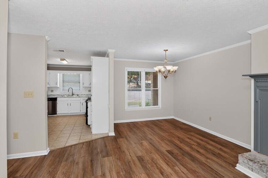 Building Photo - 104 Montclair Dr
