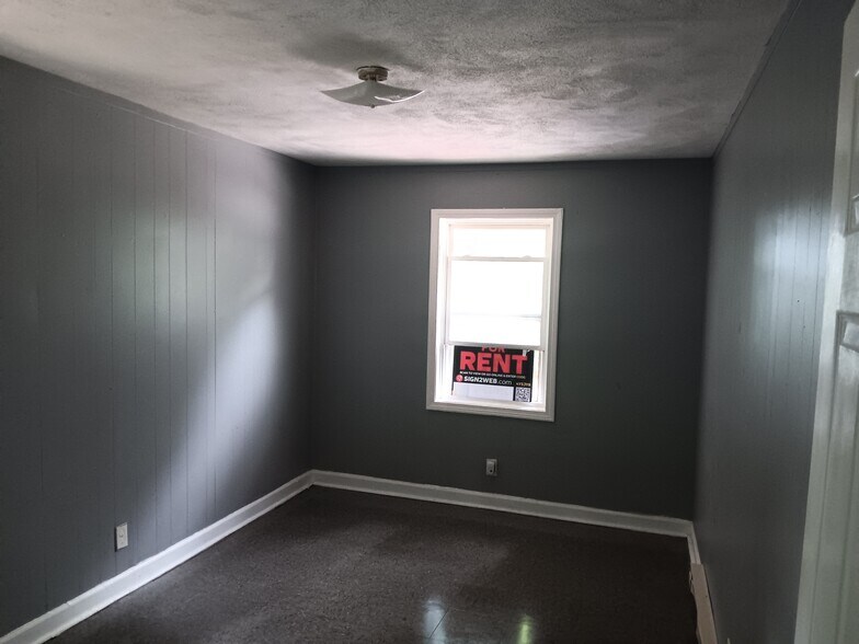 Building Photo - 1610 N Patterson Ave