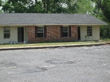 Primary Photo - Evergreen Apartments