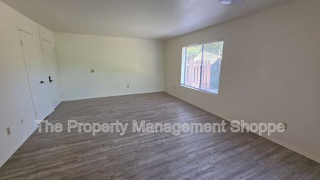 Building Photo - 234 S Steckel Dr