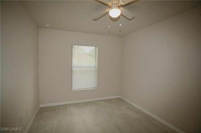 Building Photo - 1307 SE 8th Pl