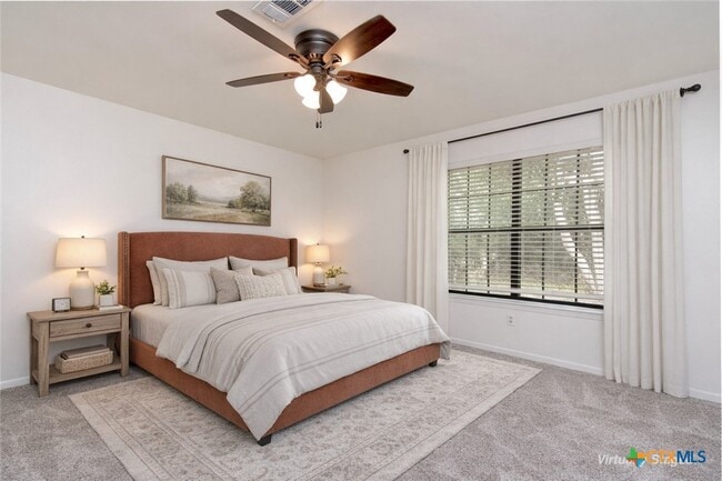 Building Photo - 1405 Oak Park Ln