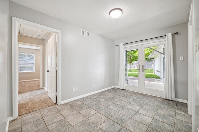 Building Photo - 3613 Lazy Spring Dr