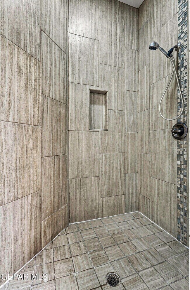 Building Photo - 3203 Red Orchard Dr